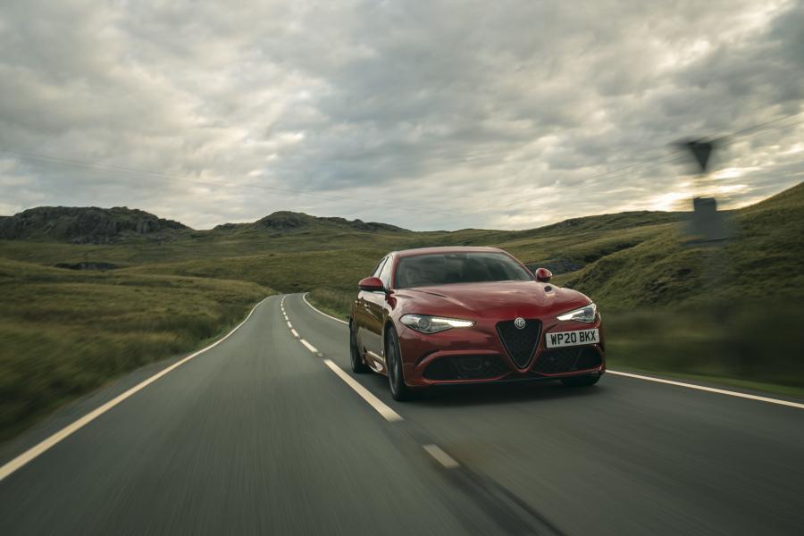  Alfa Romeo Giulia Quadrifoglio (952) 2020 года  (UK) (фото 9 из 34)